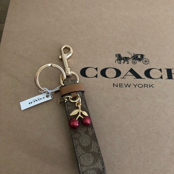 Authentic Coach Signature Charm Loop Key chain NWT - Picture 3 of 5